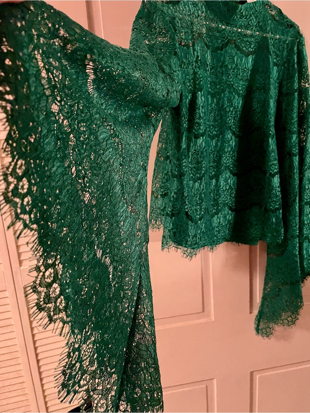 VENUS Emerald Green Floral Lace Top Mock Neck Bell Sleeve Blouse - Picture 5 of 9